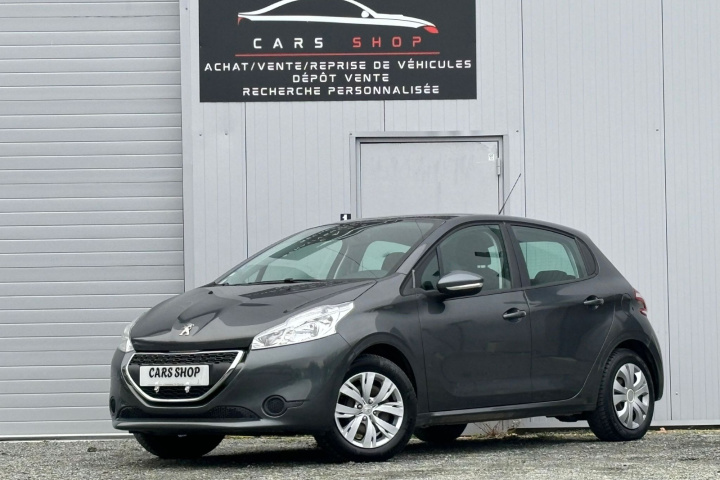 PEUGEOT 208