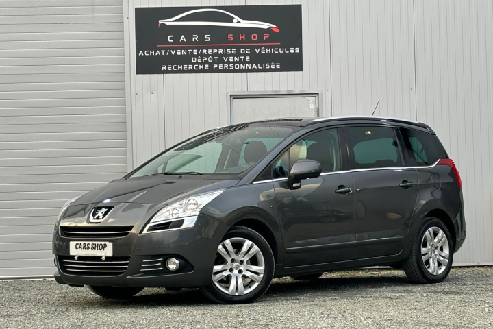 PEUGEOT 5008